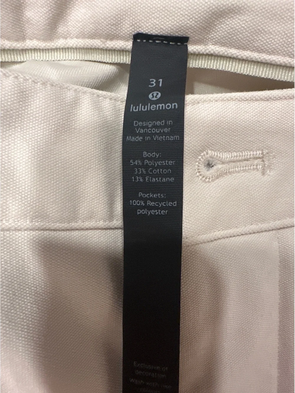(1)Lululemon Women's Cream Colored Pants Size 31